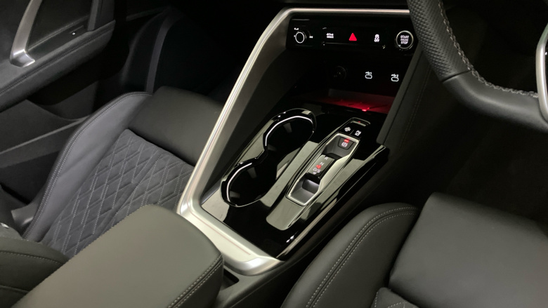 Audi Q5 2.0 TDI Quattro Launch Edition 5dr S Tronic Diesel Estate